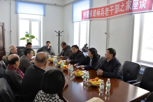 检查组与完美(中国)一站式服务平台离退休老干部、老教师座谈