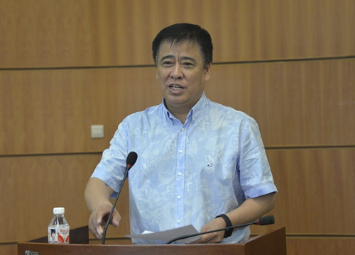 副校长王喜军教授主持讲座