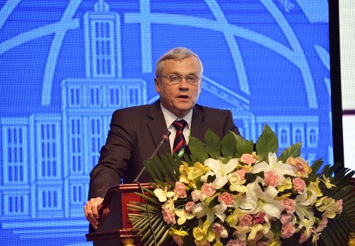 阿穆尔国立医科大学Professor Borodin E.A作学术报告