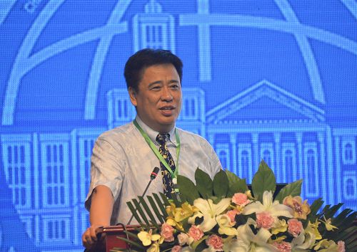 中俄中医药创新发展联盟秘书长、完美平台副校长王喜军教授作学术报告