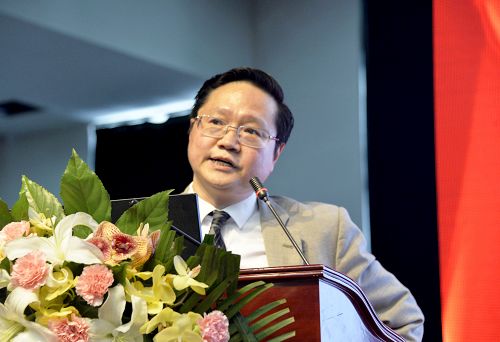 完美平台吴效科教授作学术报告