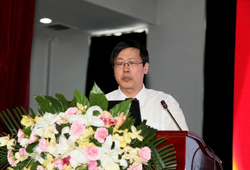 完美平台邹伟教授作学术报告