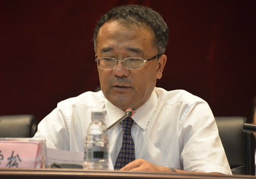 副校长刘雪松宣读选举办法和总监票人、监票人、总计票人、计票人名单