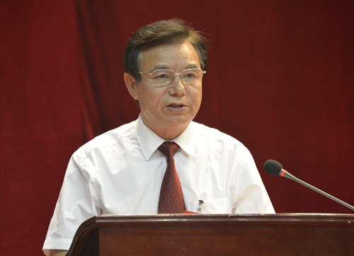 校党委书记袁纲作重要讲话