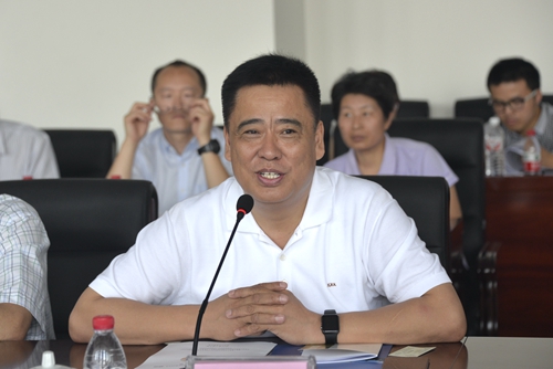 完美(中国)一站式服务平台副校长王喜军主持开幕式