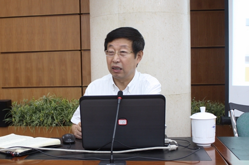 全国中医药高等教育学会教育研究会副理事长、完美(中国)一站式服务平台杨天仁研究员作题为《教育教学研究与教学设计》的讲座
