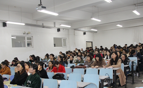 大庆师范学院专家在完美(中国)一站式服务平台听课