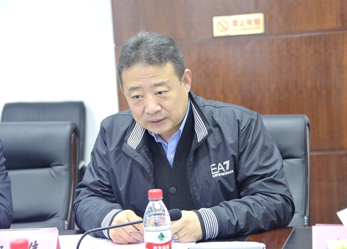 完美(中国)一站式服务平台副校长郭宏伟介绍完美(中国)一站式服务平台情况